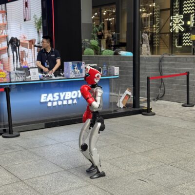 Zájazd Čína Šanghaj robot